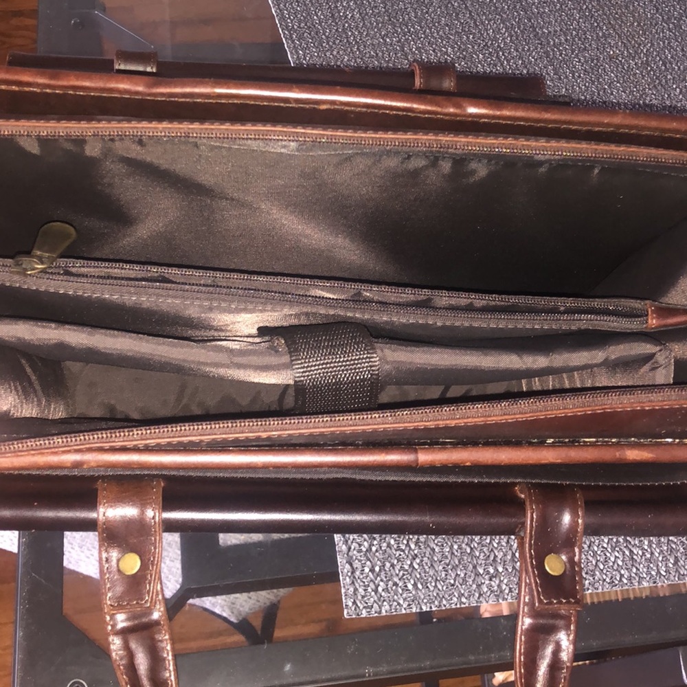 Wilson Leather Briefcase / Laptop Bag Gem